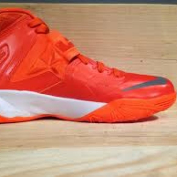 #44❤️ New Nike LeBron Soldier V11 Hi Tops - Picture 2 of 16